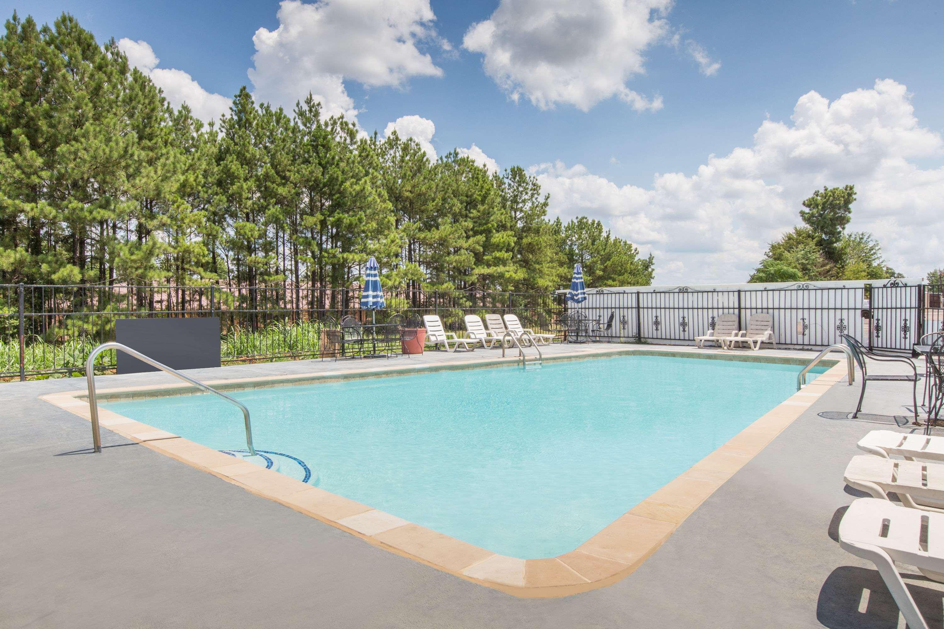 Days Inn & Suites By Wyndham Marshall Kültér fotó