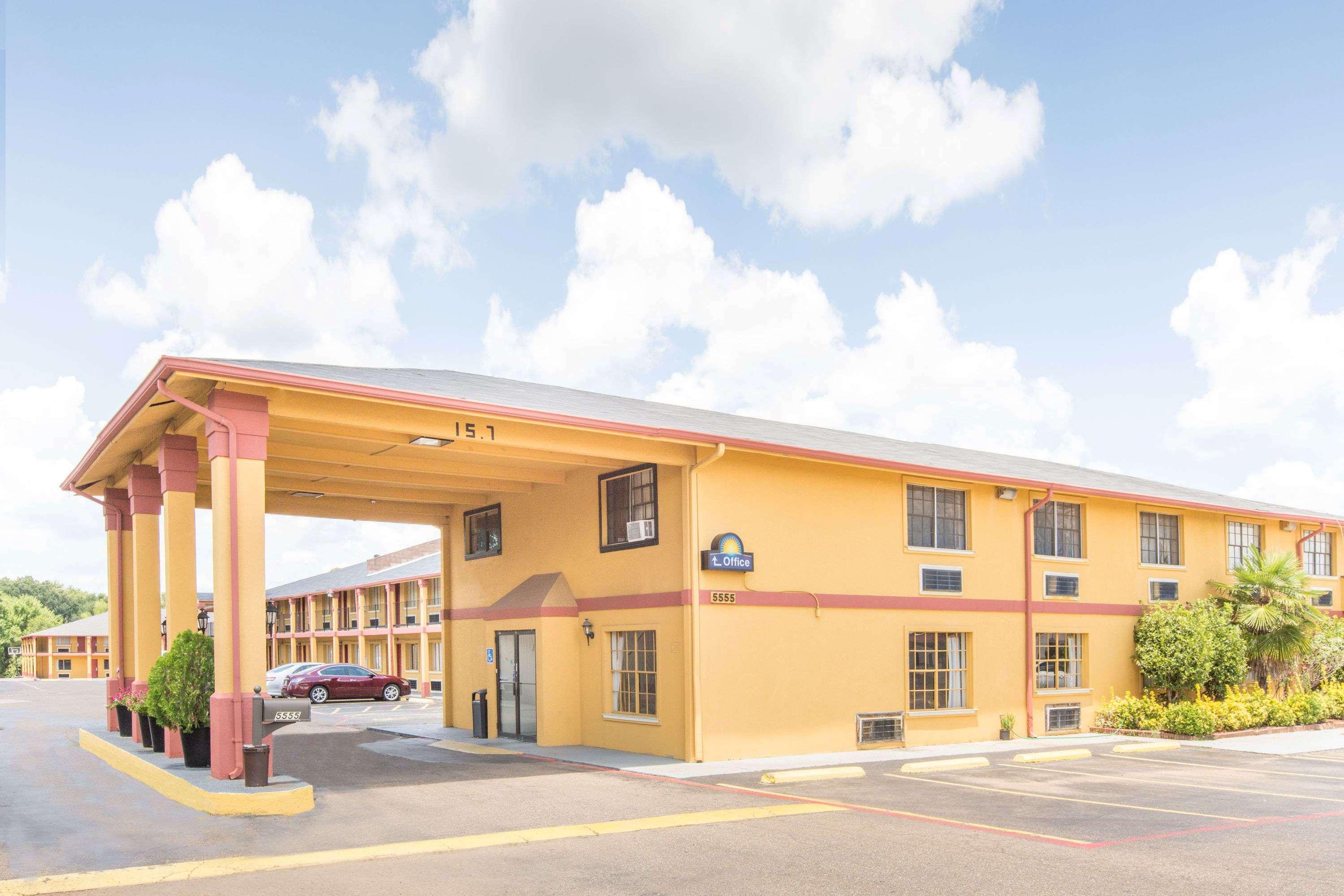 Days Inn & Suites By Wyndham Marshall Kültér fotó