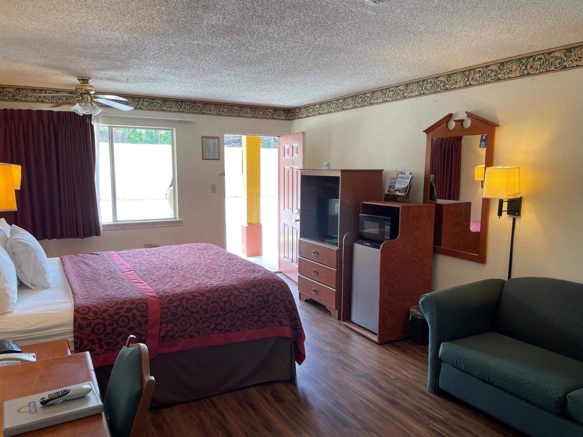 Days Inn & Suites By Wyndham Marshall Kültér fotó