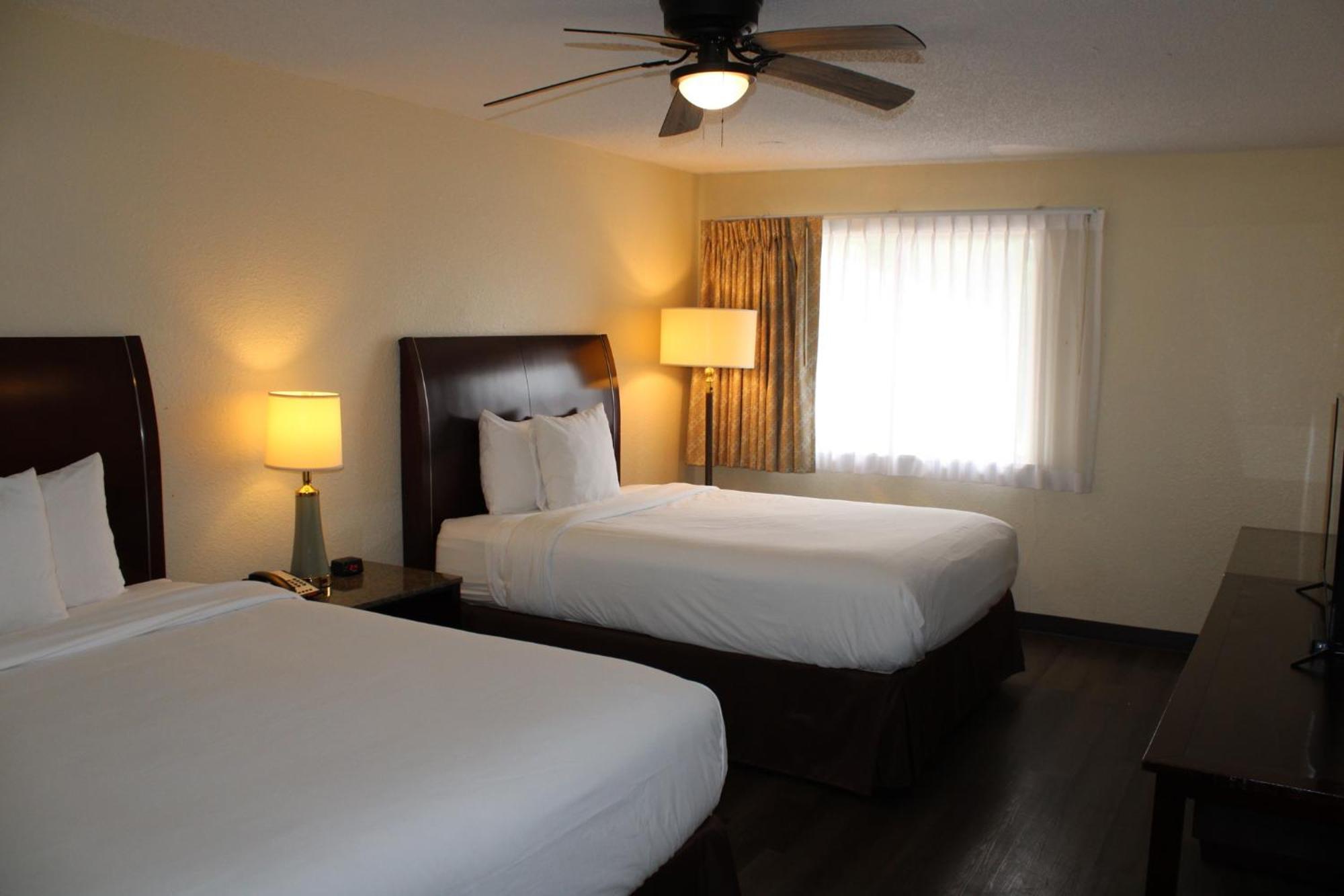 Days Inn & Suites By Wyndham Marshall Kültér fotó